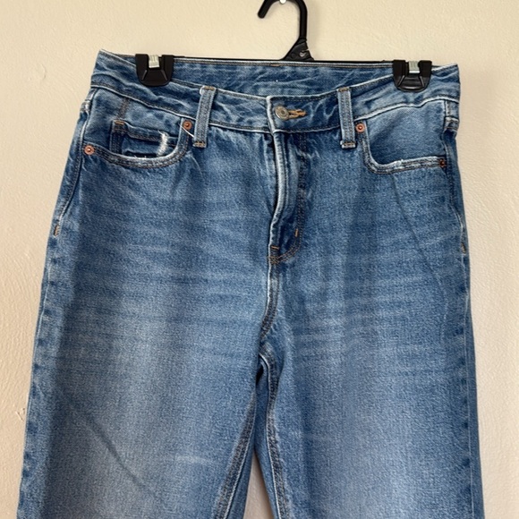 Old navy tapered Blue Jeans 2 - Picture 2 of 6